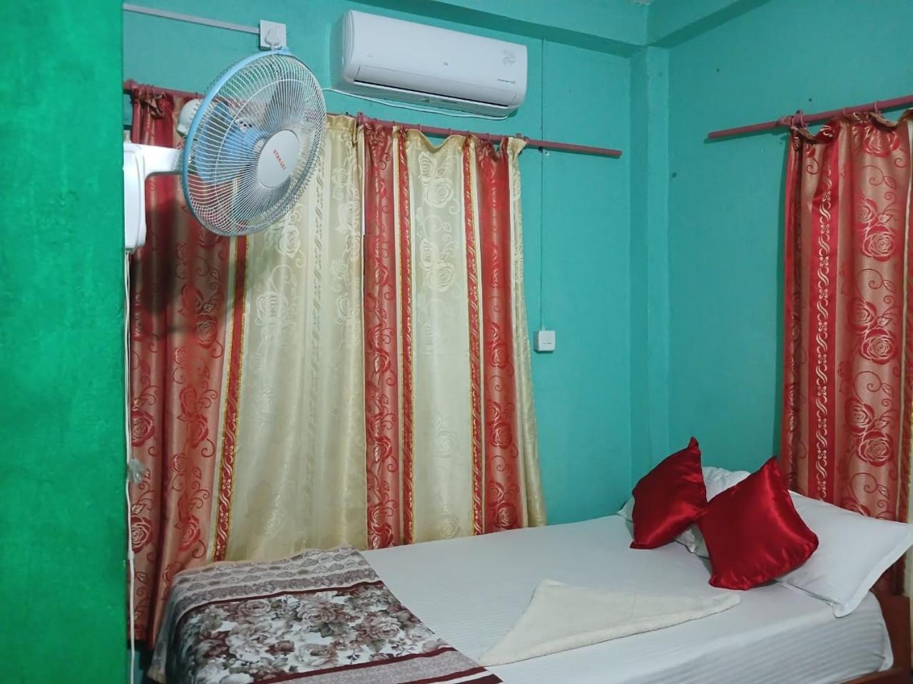 Tiger Corner Inn Homestay โซราฮา ภายนอก รูปภาพ